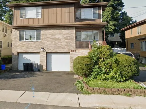 424 Myrtle Ave, Fort Lee, NJ 07024
