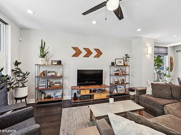 3rd image of 5055 W Cornelia Ave