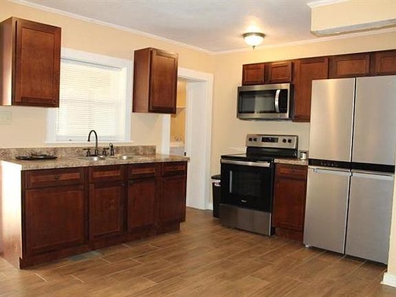 5th image of 1706 Countryman St