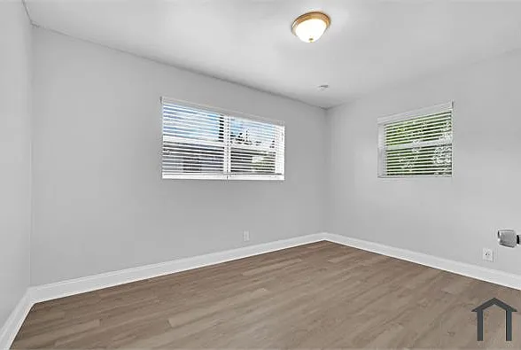 746 SW 4th St #2 — Photo 8