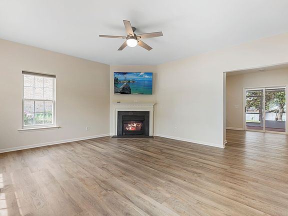 4th image of 813 Palomino Ct