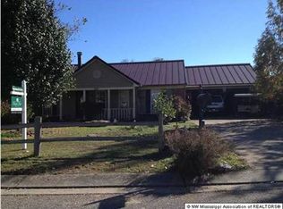8164 Long Branch Dr N, Southaven, MS 38671