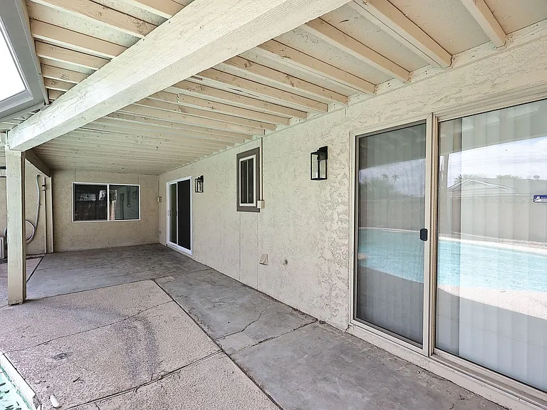 2131 E Geneva Dr — Photo 26
