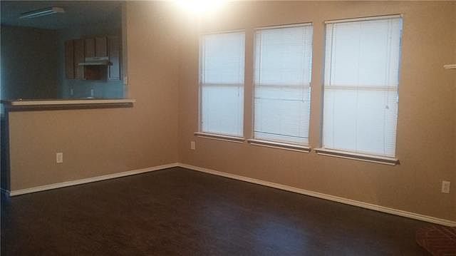 2nd image of 1587 Chivalry Ln