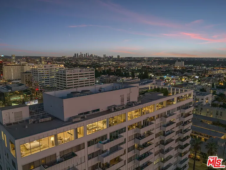 7135 Hollywood Blvd #W — Photo 38