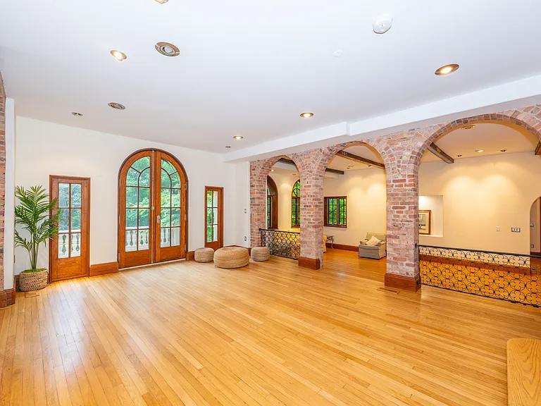 50 Rock Spring Rd — Photo 18