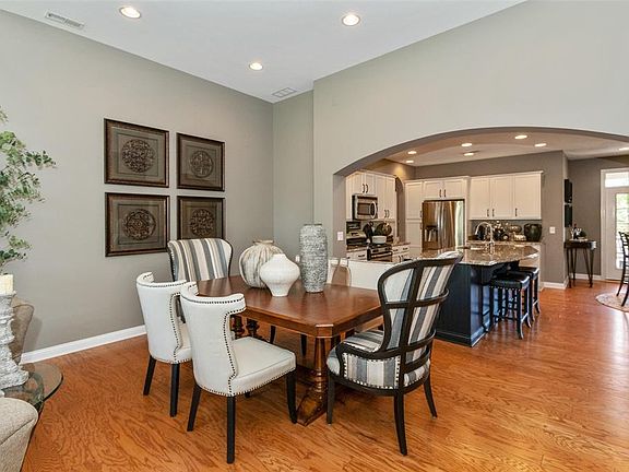 5th image of 6683 Beekman Pl