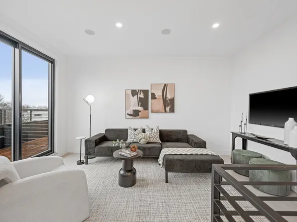 490 Bennington #Penthouse 7, Boston, MA 02128