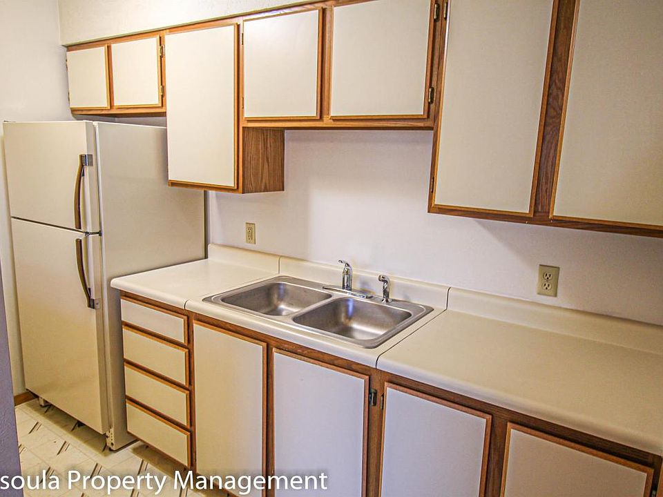 2nd image of 403 SW Higgins Ave APT B