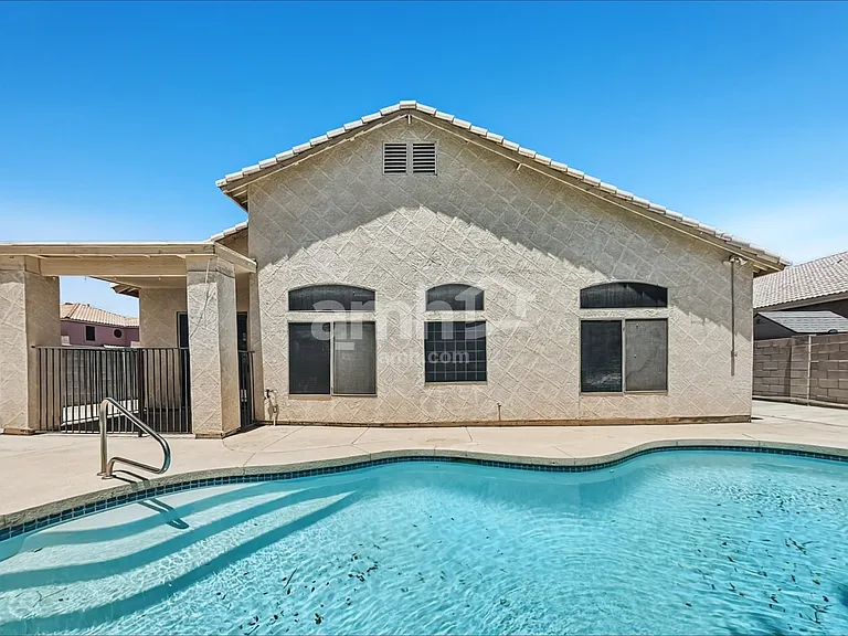 9435 W Pierson St — Photo 17