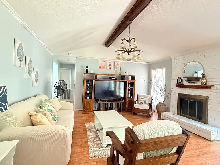 8396 Glenford Rd — Photo 11