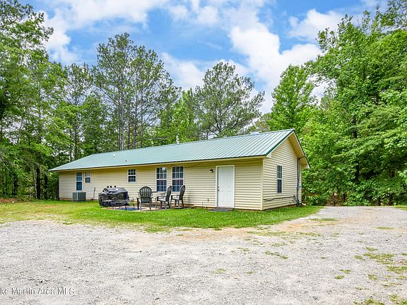 5th image of 166 Robinhood Dr