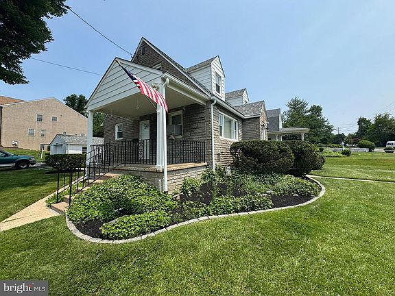 2nd image of 410 Paoli Ave