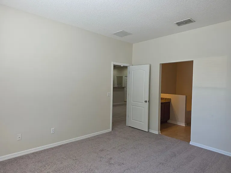 311 Rambling Cir — Photo 13
