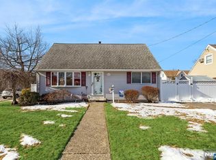 411 Hilda Ter, Saddle Brook, NJ 07663