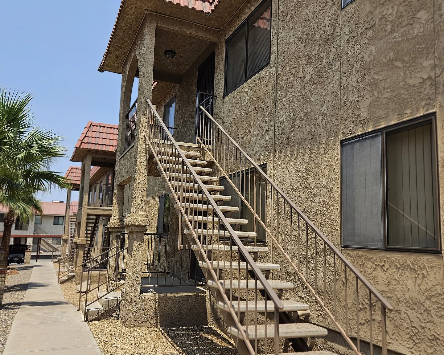 2 bed, 936 sqft, $1,000 — Photo 1