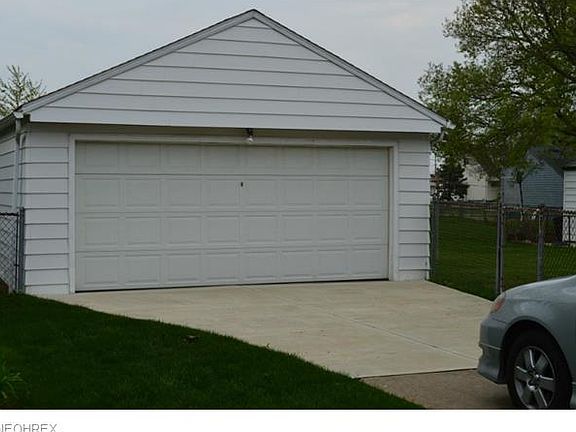 3rd image of 16178 Hocking Blvd