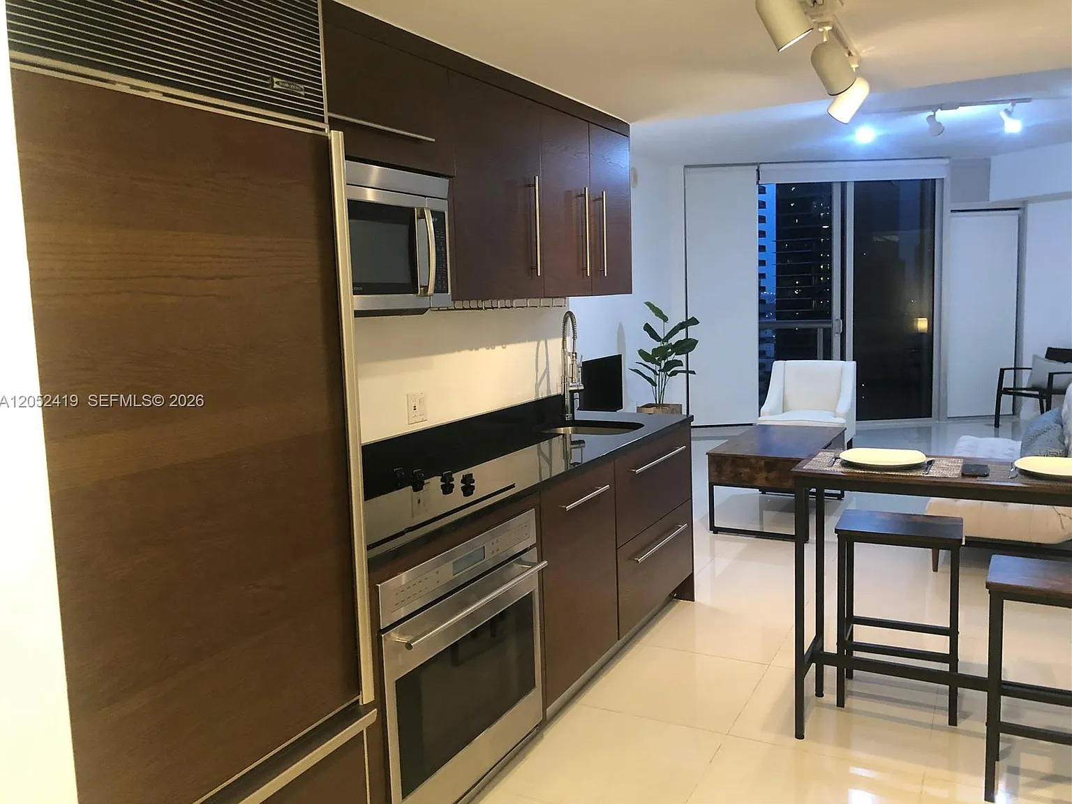 Iconbrickell Condo No 1 — Photo 2
