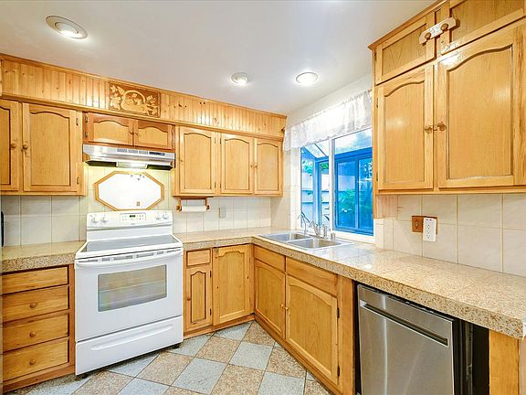 4th image of 6102 Elmbridge Dr