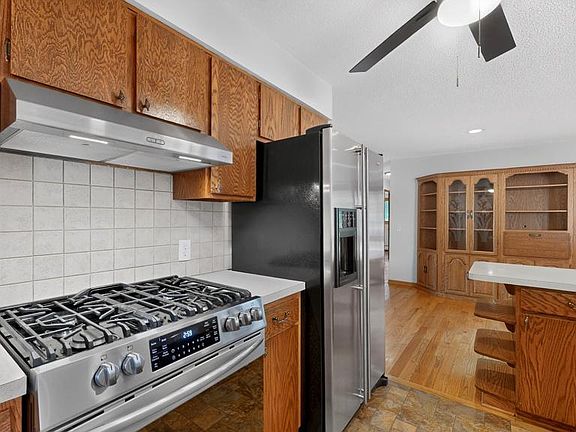 4th image of 307 2nd Ave NE