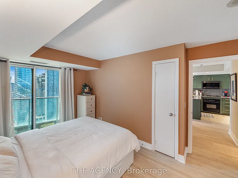 8 Park Rd #3301 — Photo 25