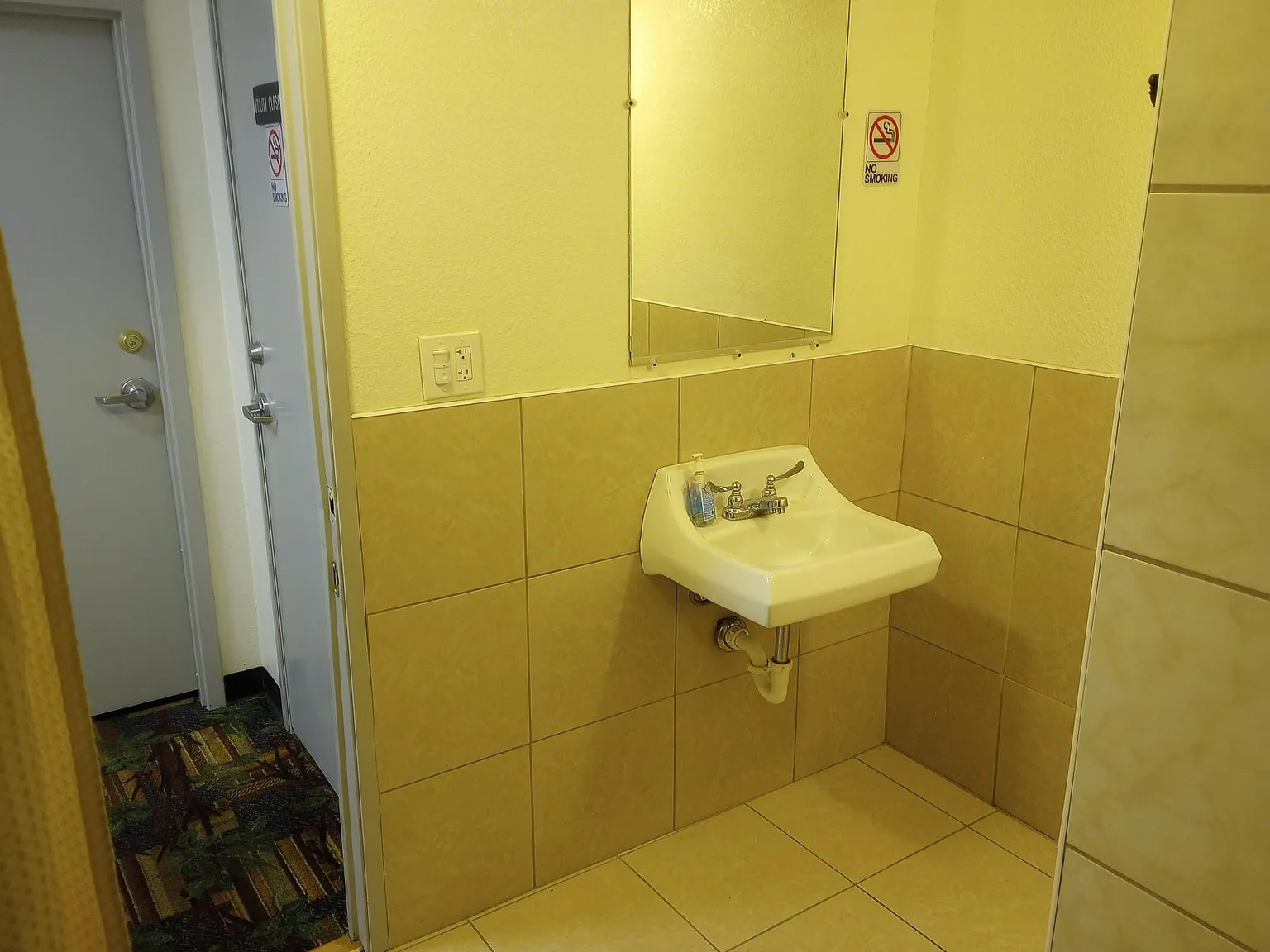 Studio, 236 sqft, $1,135 — Photo 2