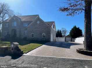 230 Riverside Dr, Bayville, NJ 08721