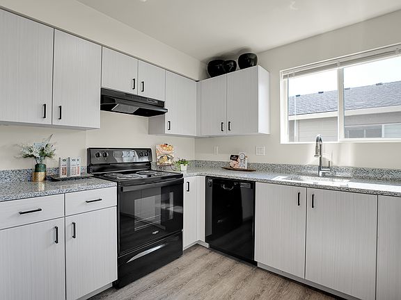 5th image of 4800 B St #10202