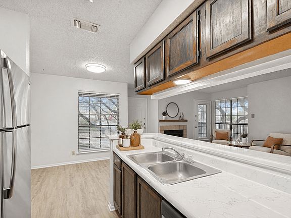 B1 Upgrade | 2 Bedroom | 914 Sq Ft