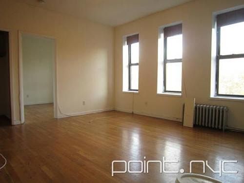 2nd image of 133A Sharrott Ave #A