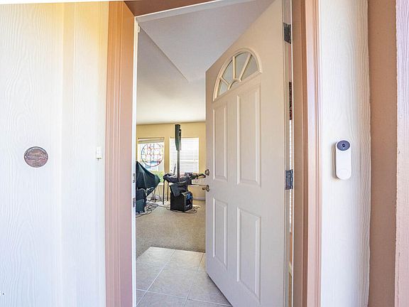 5th image of 4340 SE Heron Loop