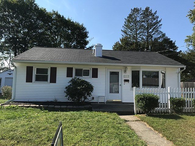 2nd image of 105 Berkley Ln