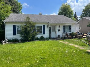 405 Arlington Dr, Romeoville, IL 60446