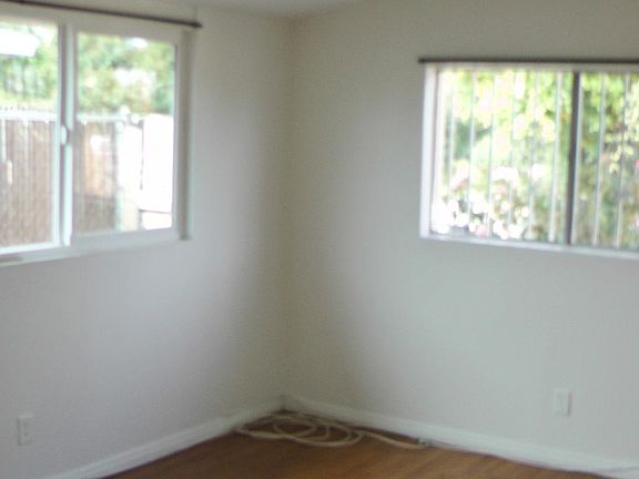 4th image of 15534 Ethel St