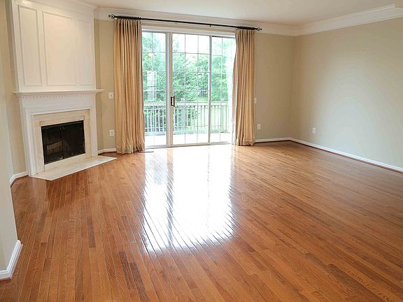 5th image of 16820 Miranda Ln