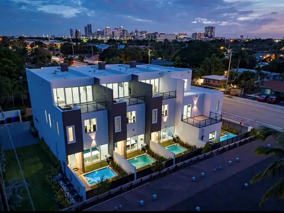 1222 NE 15th Ave