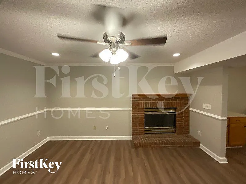 3 bed, 3.5 bath, 2245 sqft, $2,065 — Photo 4
