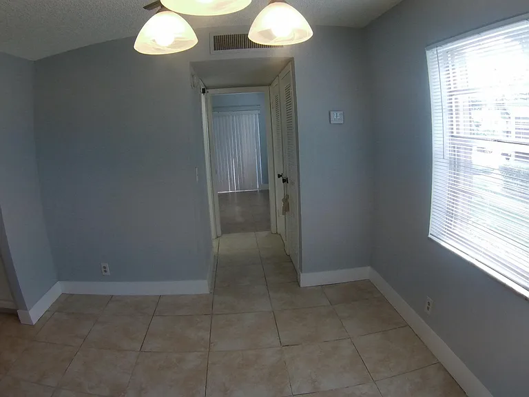 258 Normandy F — Photo 10