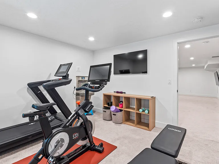 690 S Edge Ln — Photo 43
