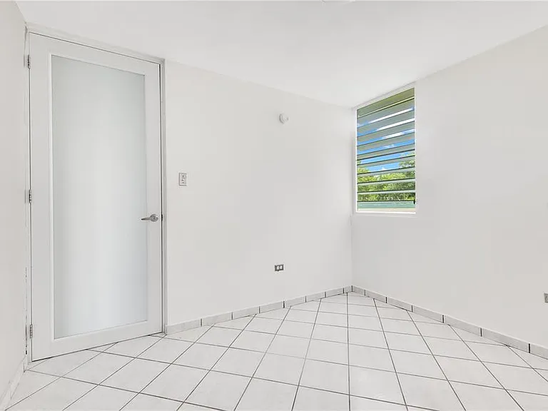 AVE. TRIOVEGABAJENO Cond. Torre Vista — Photo 14