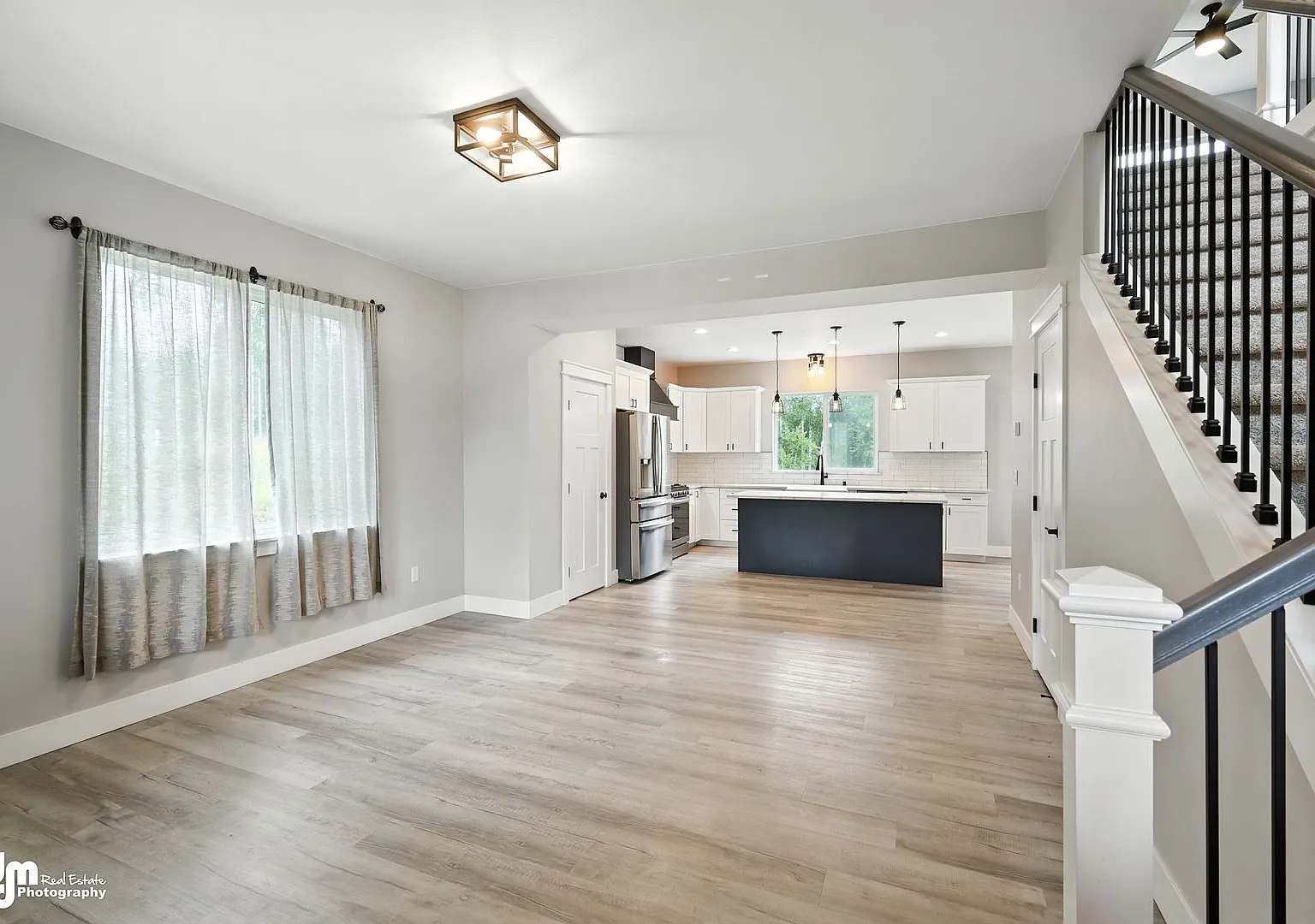 Charming & Updated 4BD/2.5BA! — Photo 3