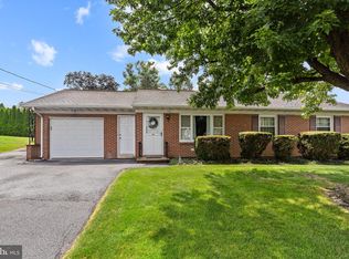 14 S Farmersville Rd, Leola, PA 17540