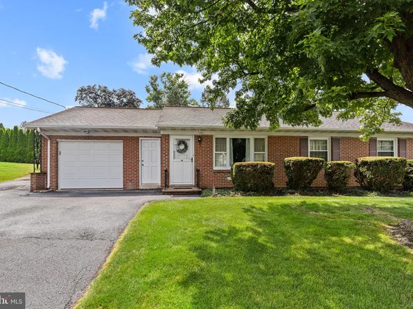 14 S Farmersville Rd, Leola, PA 17540