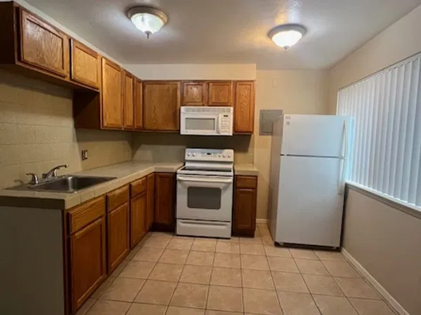 50% off the first month's rent, 4505 Riverside Blvd APT 5, Sacramento, CA 95822