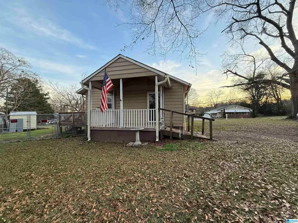 1541 26th Ave N, Hueytown, AL 35023