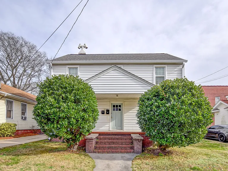 1135 Jackson Ave — Photo 1