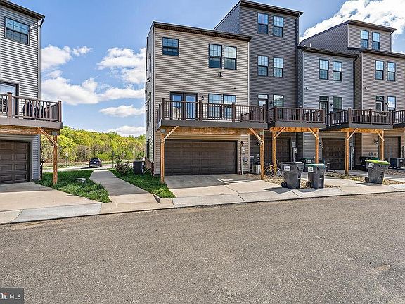 4th image of 1008 Alum Spring Rd