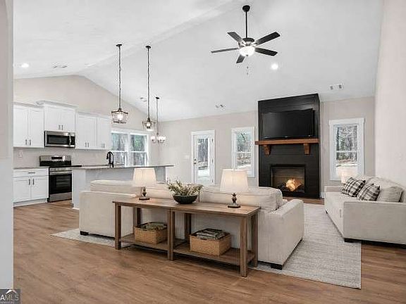 3rd image of 2A Relay Rd