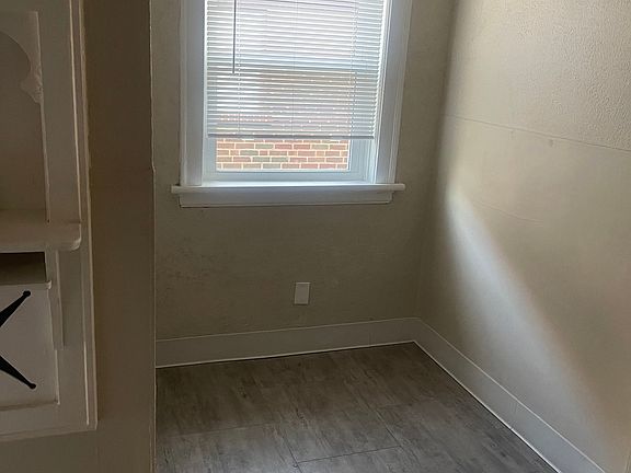 5th image of 3920 Wilmington Ave APT 2W