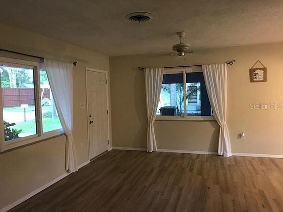 3rd image of 1701 18th Avenue Dr W